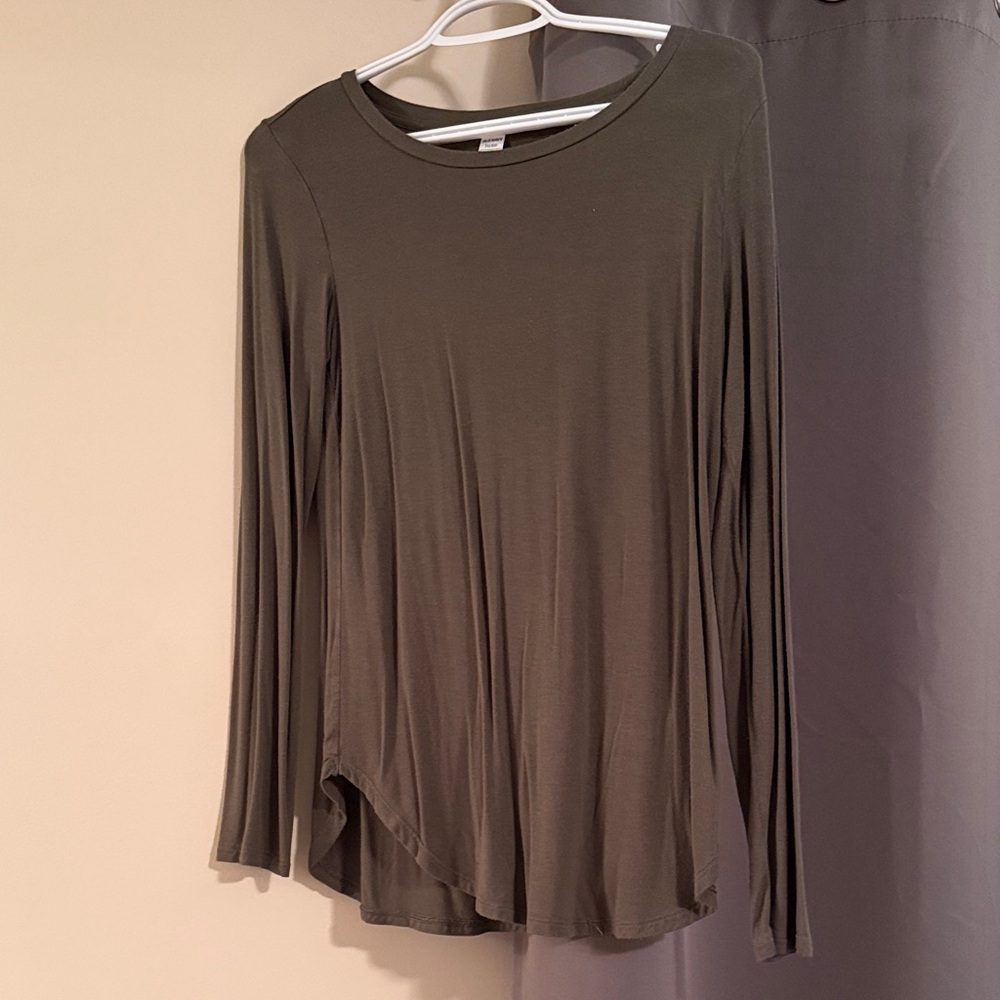 5/$25Old Navy Women's Long Sleeve Top in Olive